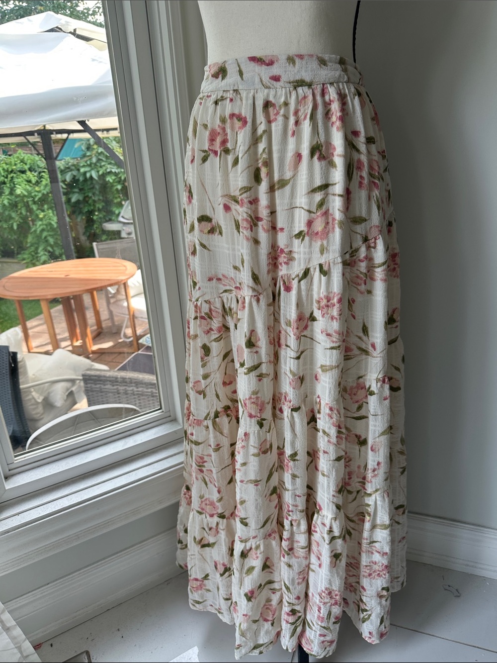 STUNNING ALTAR’D STATE Floral Tiered Maxi Skirt Pink White Cottagecore sz LARGE